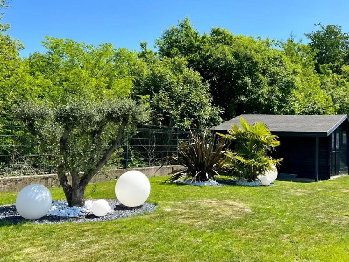 Le Spa De L Albizia Bed & Breakfast Cessieu France